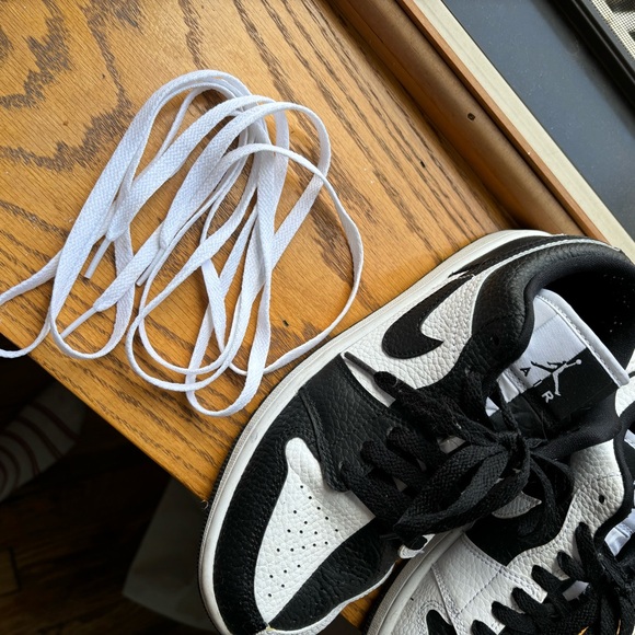 Air Jordan 1 Low SE Split Homage (Women's) - Picture 3 of 9